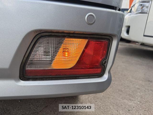 Toyota PIXIS VAN 2022-06 8037590-13
