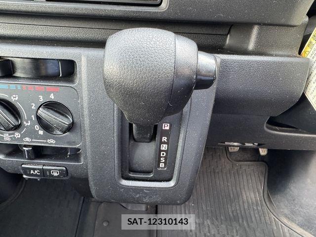 Toyota PIXIS VAN 2022-06 8037590-19
