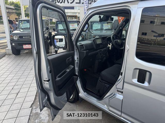 Toyota PIXIS VAN 2022-06 8037590-24