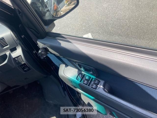 Toyota PIXIS VAN 2014-06 8075115-13