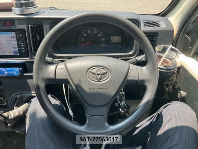 Toyota PIXIS VAN 2018-09 8209528-10
