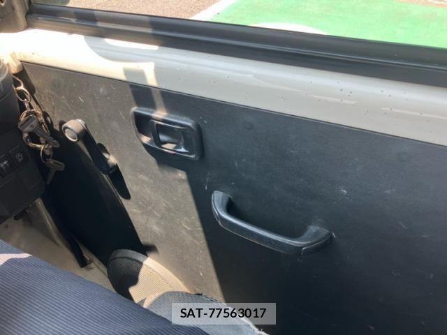 Toyota PIXIS VAN 2018-09 8209528-15