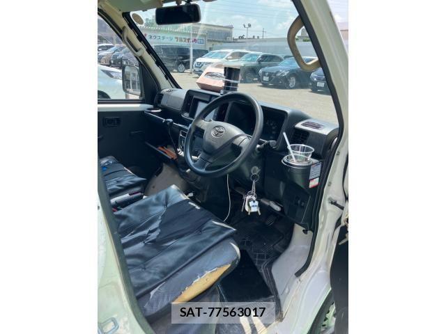 Toyota PIXIS VAN 2018-09 8209528-17
