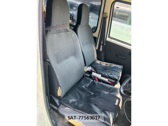 Toyota PIXIS VAN 2018-09 8209528-18