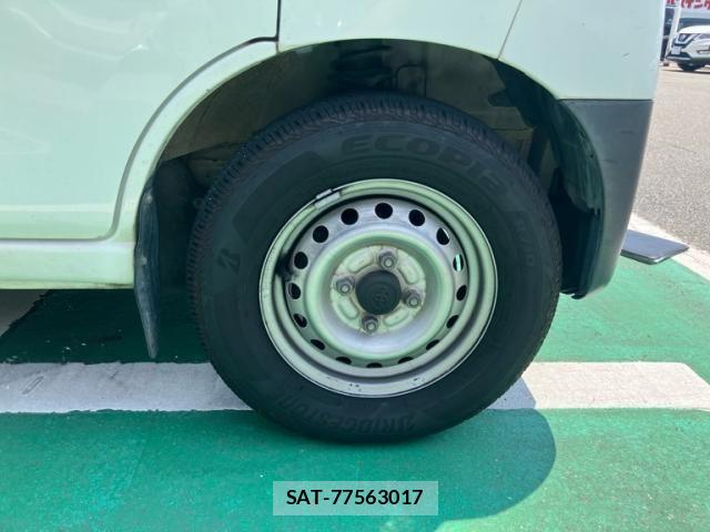 Toyota PIXIS VAN 2018-09 8209528-5