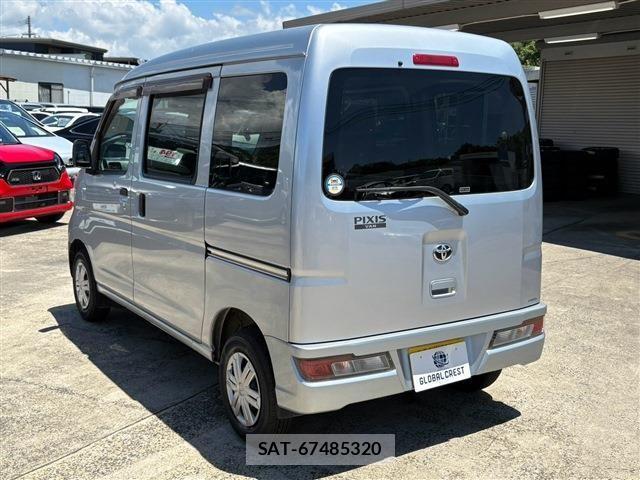 Toyota PIXIS VAN 2021-06 8209527-13