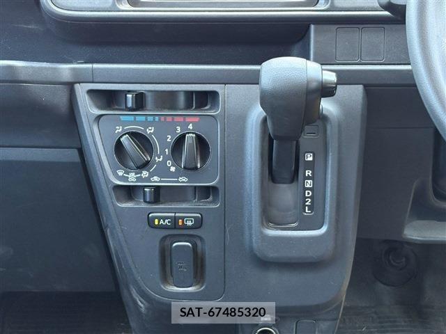 Toyota PIXIS VAN 2021-06 8209527-25