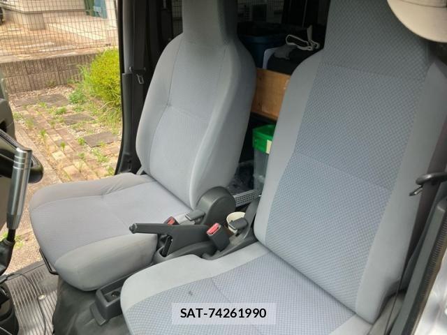 Toyota PIXIS VAN 2012-08 8246330-13