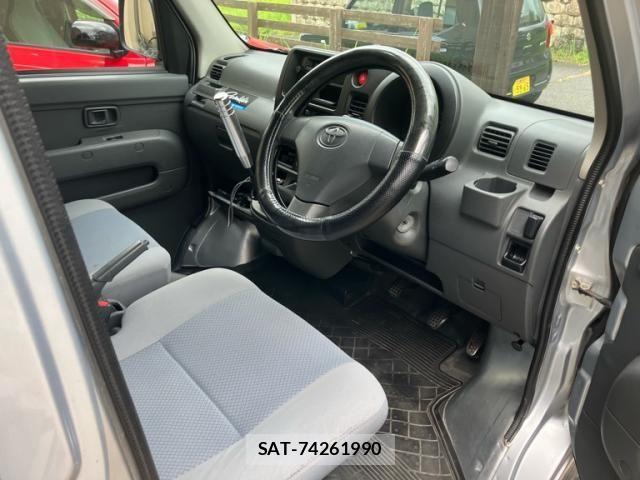 Toyota PIXIS VAN 2012-08 8246330-19