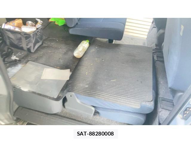 Toyota PIXIS VAN 2013-03 8316375-13