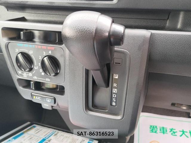 Toyota PIXIS VAN 2023-04 8337377-14