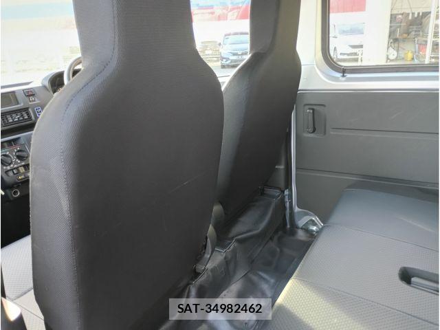 Toyota PIXIS VAN 2022-04 8372045-12