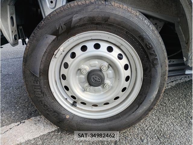 Toyota PIXIS VAN 2022-04 8372045-8