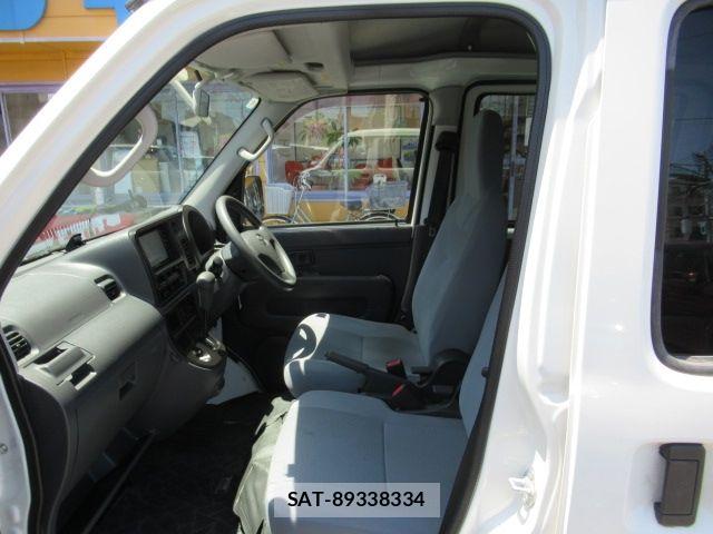 Toyota PIXIS VAN 2017-06 8414358-13