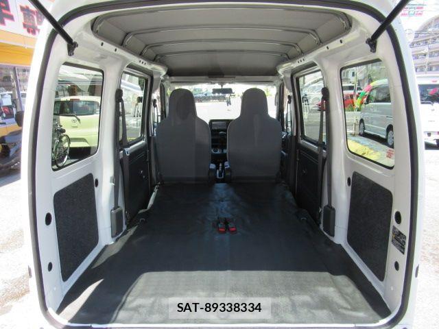 Toyota PIXIS VAN 2017-06 8414358-17