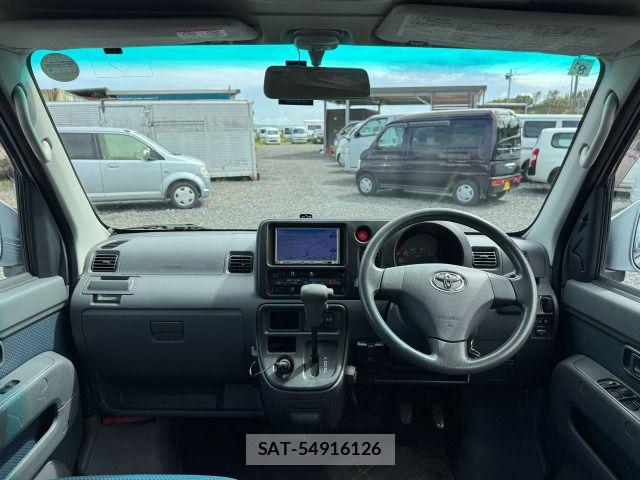 Toyota PIXIS VAN 2012-08 8414365-11
