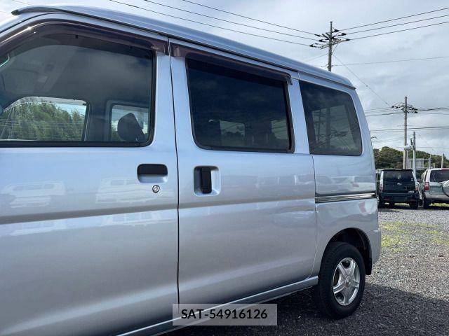 Toyota PIXIS VAN 2012-08 8414365-3