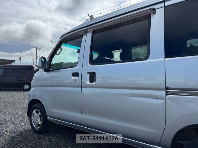 Toyota PIXIS VAN 2012-08 8414365-4