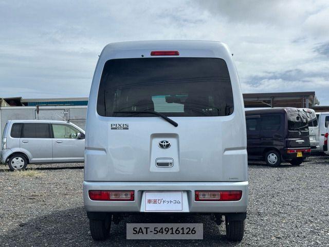Toyota PIXIS VAN 2012-08 8414365-6