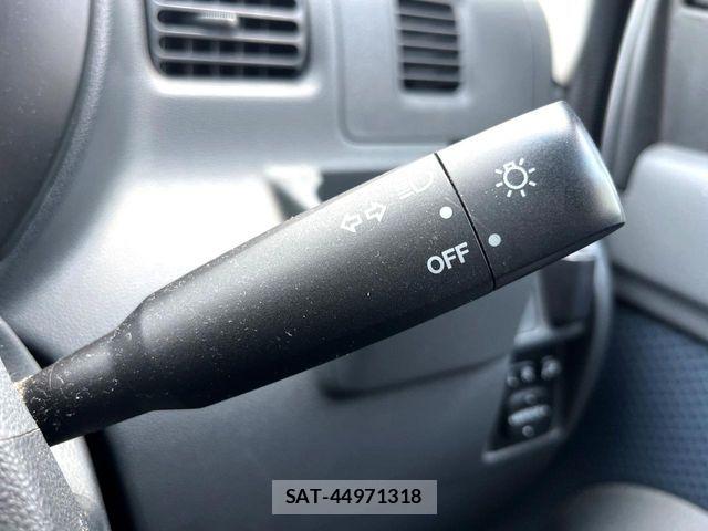 Toyota PIXIS VAN 2013-12 8526570-11