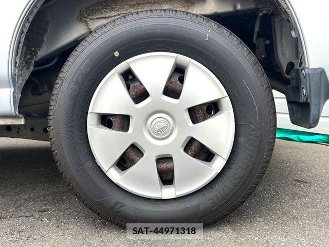 Toyota PIXIS VAN 2013-12 8526570-6
