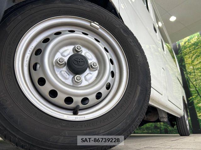 Toyota PIXIS VAN 2023-03 8666729-12