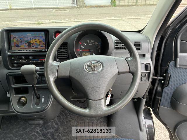 Toyota PIXIS VAN 2013-01 8831069-15