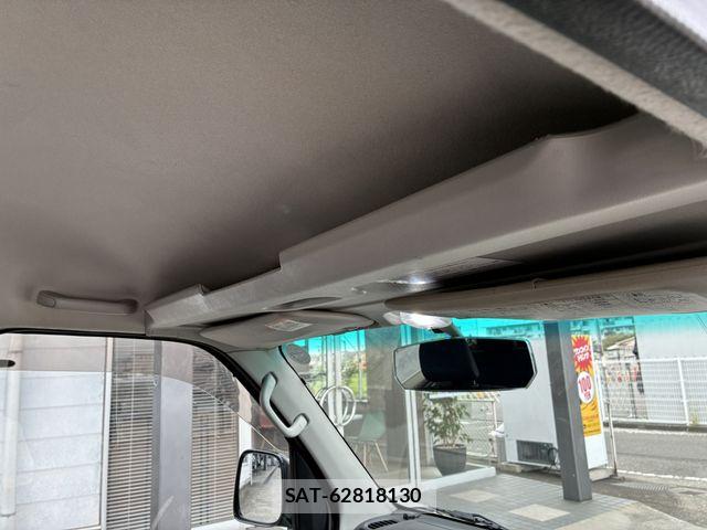 Toyota PIXIS VAN 2013-01 8831069-23