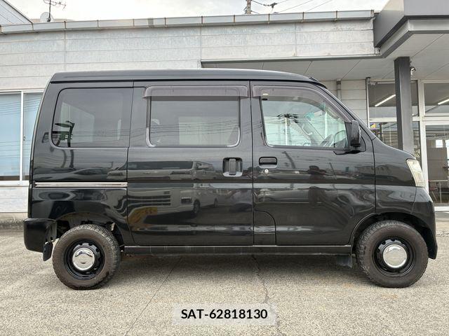 Toyota PIXIS VAN 2013-01 8831069-5