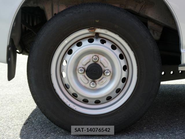 Toyota PIXIS VAN 2016-03 8881546-17