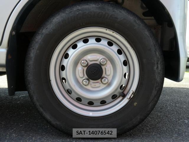 Toyota PIXIS VAN 2016-03 8881546-18
