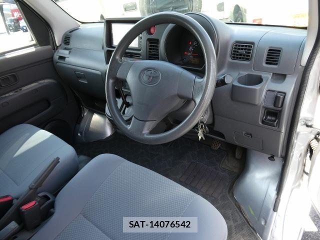 Toyota PIXIS VAN 2016-03 8881546-29