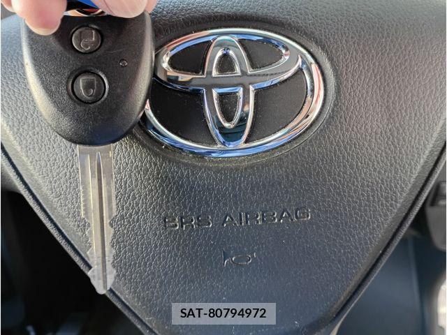 Toyota PIXIS VAN 2021-09 6305886-14