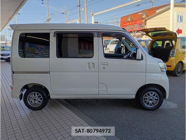 Toyota PIXIS VAN 2021-09 6305886-3