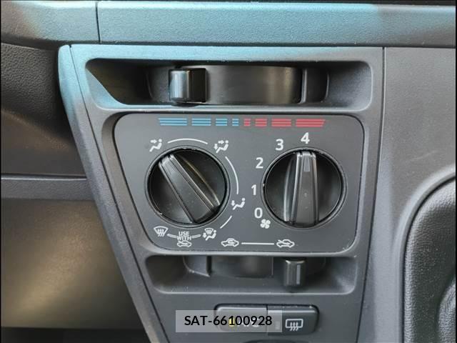 Toyota PIXIS VAN 2019-04 7329336-11