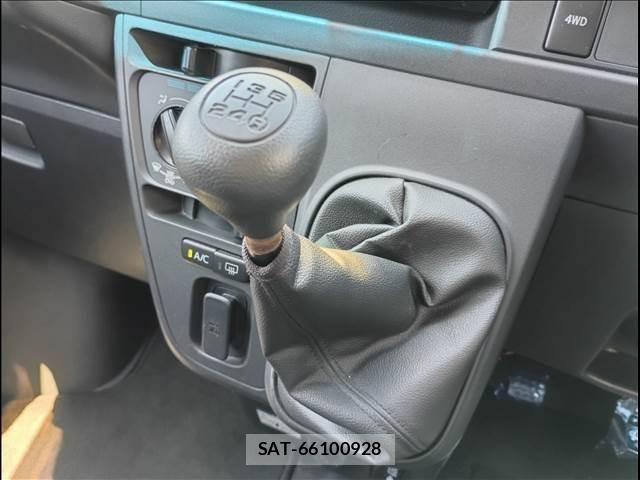 Toyota PIXIS VAN 2019-04 7329336-12