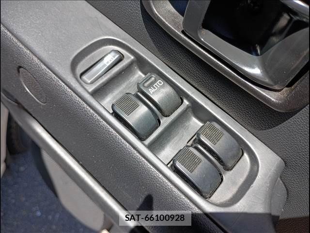 Toyota PIXIS VAN 2019-04 7329336-19