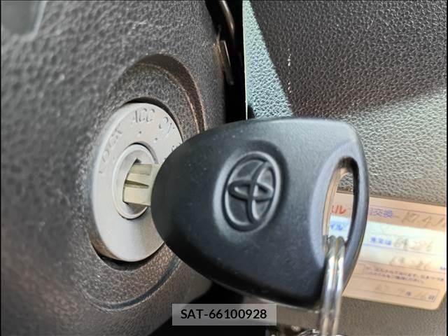 Toyota PIXIS VAN 2019-04 7329336-23