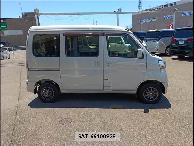 Toyota PIXIS VAN 2019-04 7329336-3