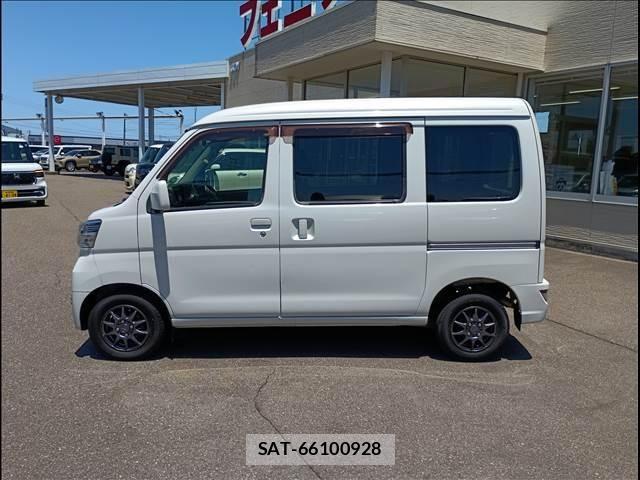 Toyota PIXIS VAN 2019-04 7329336-4