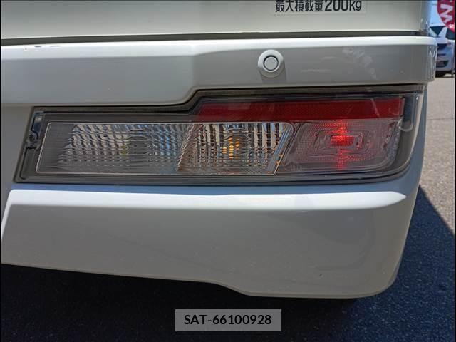 Toyota PIXIS VAN 2019-04 7329336-7