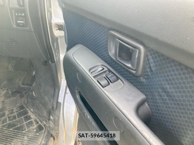 Toyota PIXIS VAN 2013-04 7727193-12