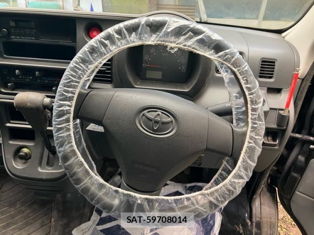 Toyota PIXIS VAN 2017-03 7903223-11