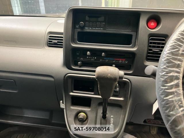 Toyota PIXIS VAN 2017-03 7903223-12