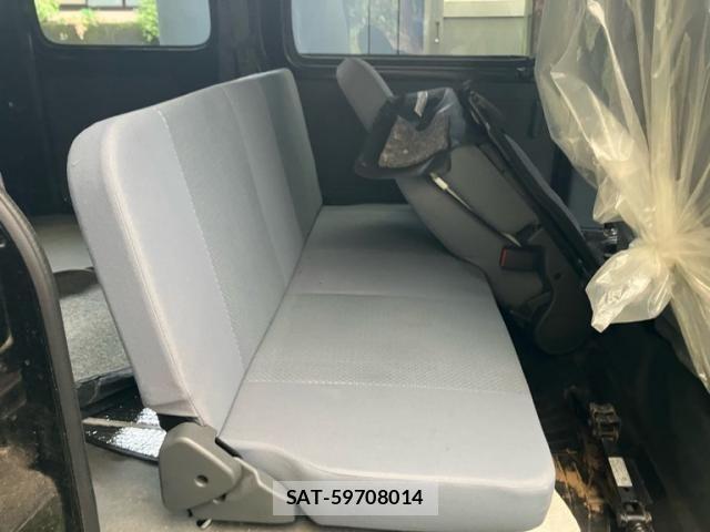 Toyota PIXIS VAN 2017-03 7903223-15
