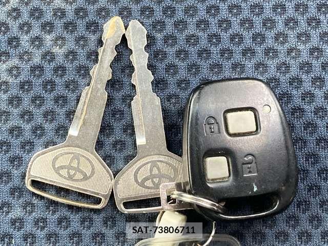 Toyota PIXIS VAN 2016-08 7980582-14