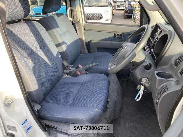 Toyota PIXIS VAN 2016-08 7980582-16