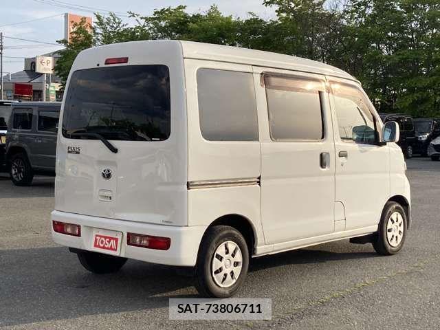 Toyota PIXIS VAN 2016-08 7980582-4