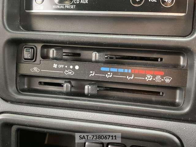 Toyota PIXIS VAN 2016-08 7980582-8