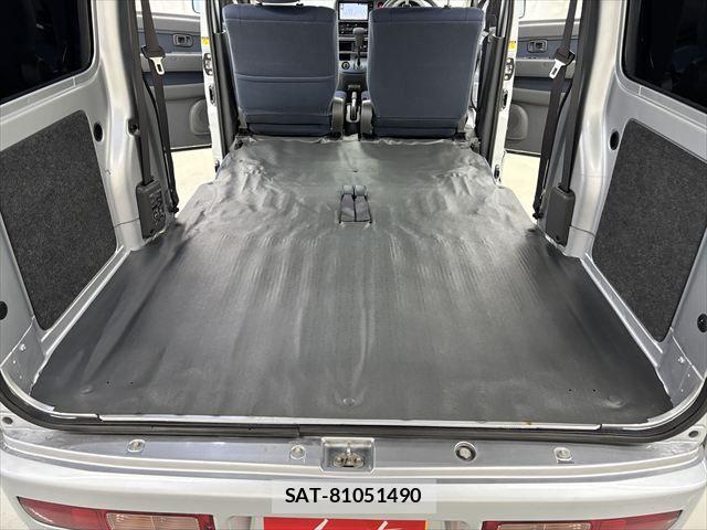 Toyota PIXIS VAN 2015-05 8037588-11